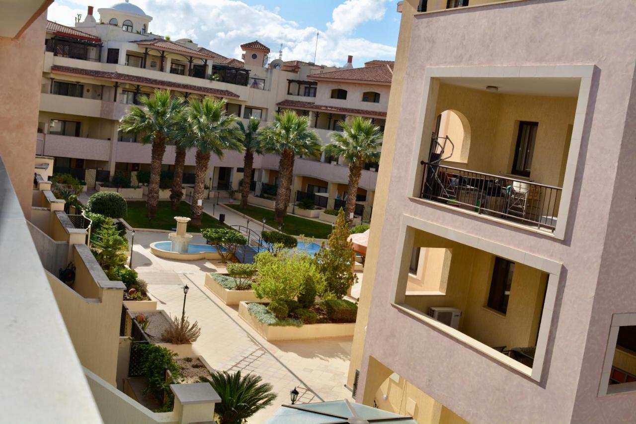 Queens Gardens - Kato Paphos - Next To Kings Ave Mall --- By Yiota Dış mekan fotoğraf