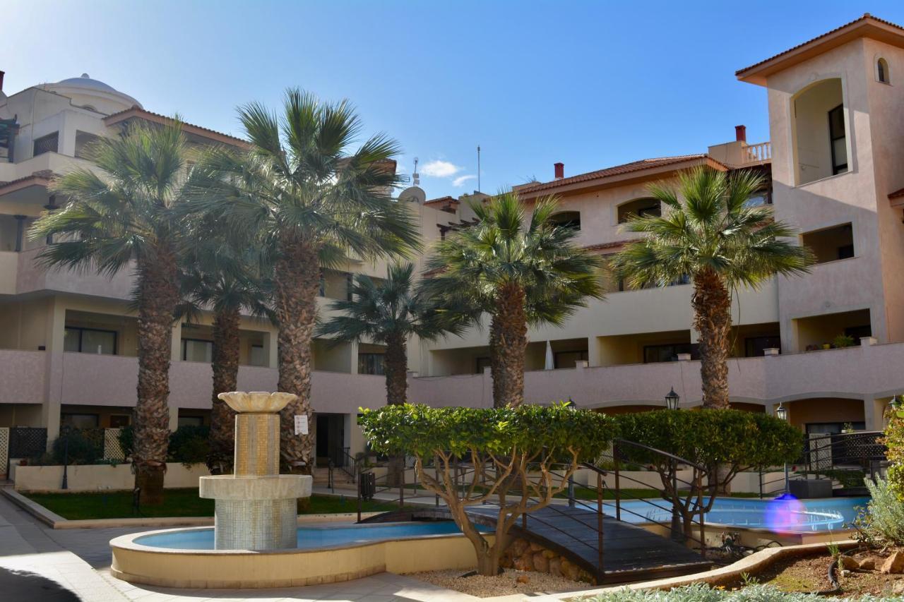 Queens Gardens - Kato Paphos - Next To Kings Ave Mall --- By Yiota Dış mekan fotoğraf